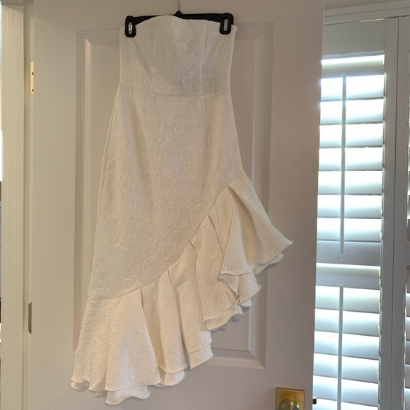 White Jacquard Bandeau Asymmetric Frill Hem Midi - Picture 2 of 6